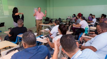 Expertos internacionales capacitan técnicos de la ONE en aplicativo tecnológico para prueba censal