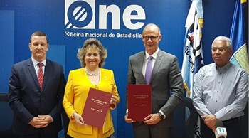 Firma convenio entre la ONE y CODOPESCA para realizar el primer Censo Nacional Pesquero con el apoyo del BID