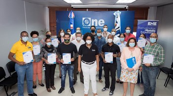 Escuela Nacional de Estadística realiza cierre de curso en Análisis Estadístico para la Programación de datos con spss