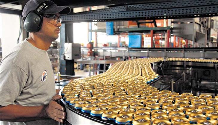 Aumentan los precios de los servicios, y disminuyen los precios del productor en las industrias manufactureras