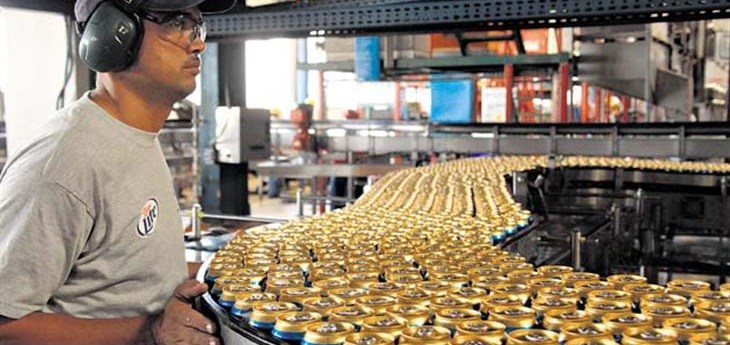 Aumentan los precios de los servicios, y disminuyen los precios del productor en las industrias manufactureras
