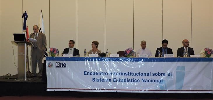 La población con estudios universitarios en República Dominicana asciende a 1,600,000 personas