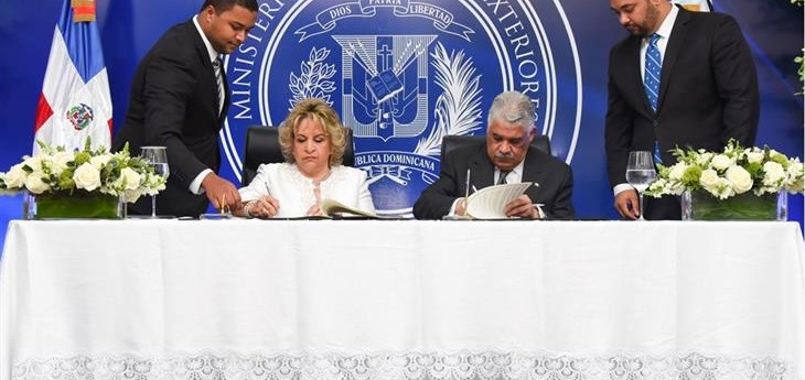 La ONE y el MIREX firman convenio para optimizar las cifras de comercio exterior del país.