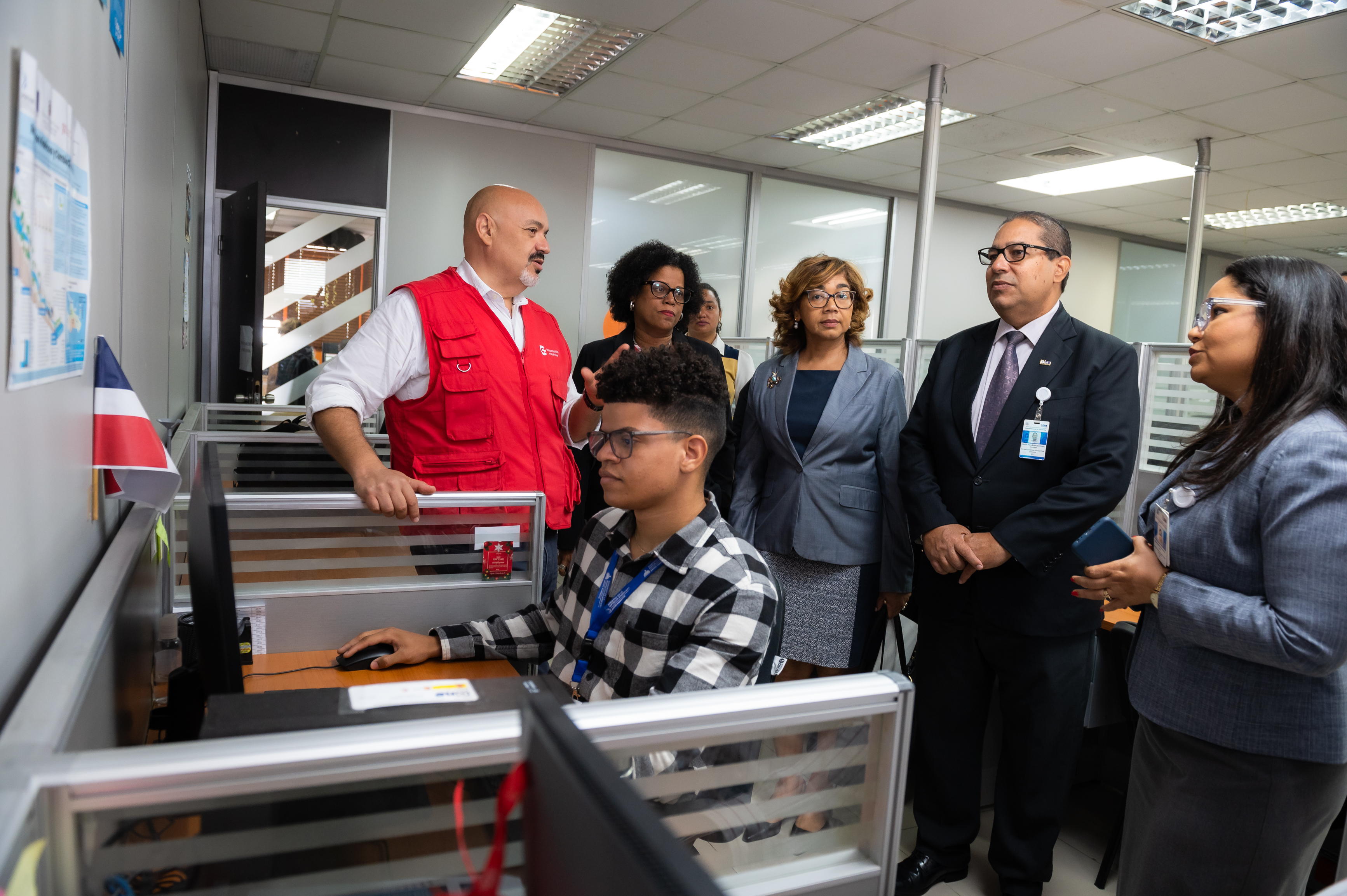 ONE recibe equipos tecnológicos de la Agencia de Cooperación Española para proyecto mejoramiento de las estadísticas vitales