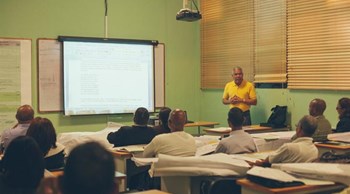 Con la cooperación de la Escuela Nacional de Estadística y el departamento de Cartografía