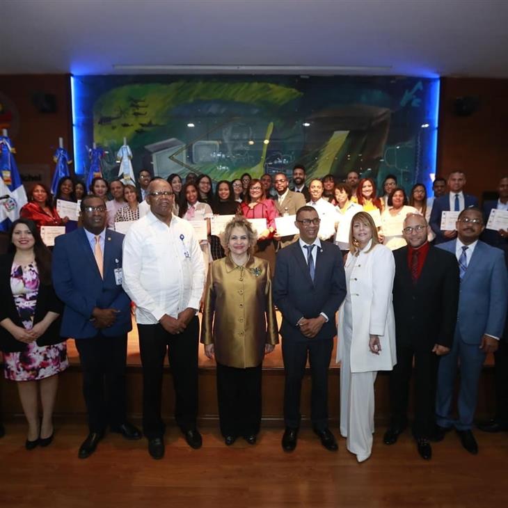 La ONE y la UASD finalizan diplomado en Análisis Demográfico