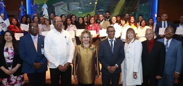 La ONE y la UASD finalizan diplomado en Análisis Demográfico