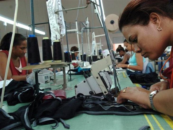 Aumentan los precios del productor en las industrias manufactureras y, disminuyen los precios de los servicios