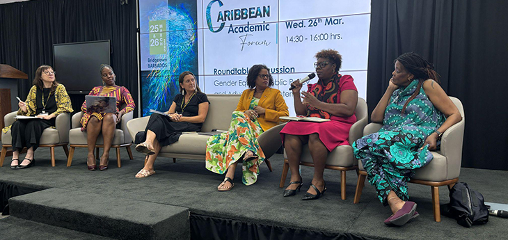 Directora General de la ONE participa en el Foro Académico del Caribe en Barbados